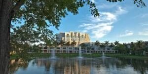 FIU SCHOLARSHIP 2025